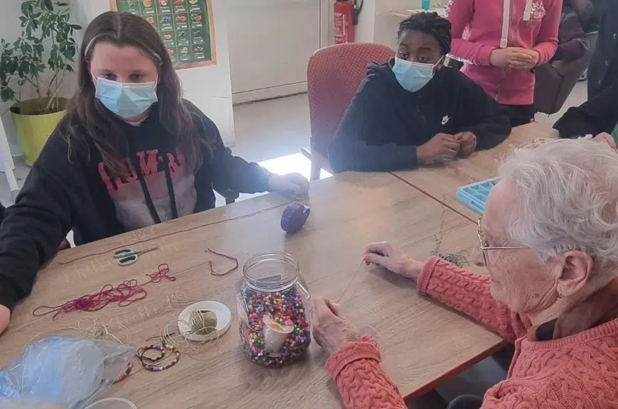 Rencontre entre collégiens et résidents
