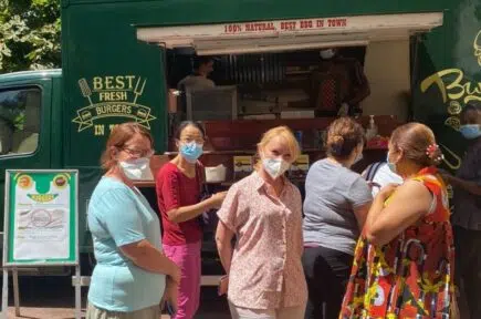 Un Foodtruck à Paris Buttes-Chaumont | Clinalliance SMR SSR | Paris-Buttes Chaumont