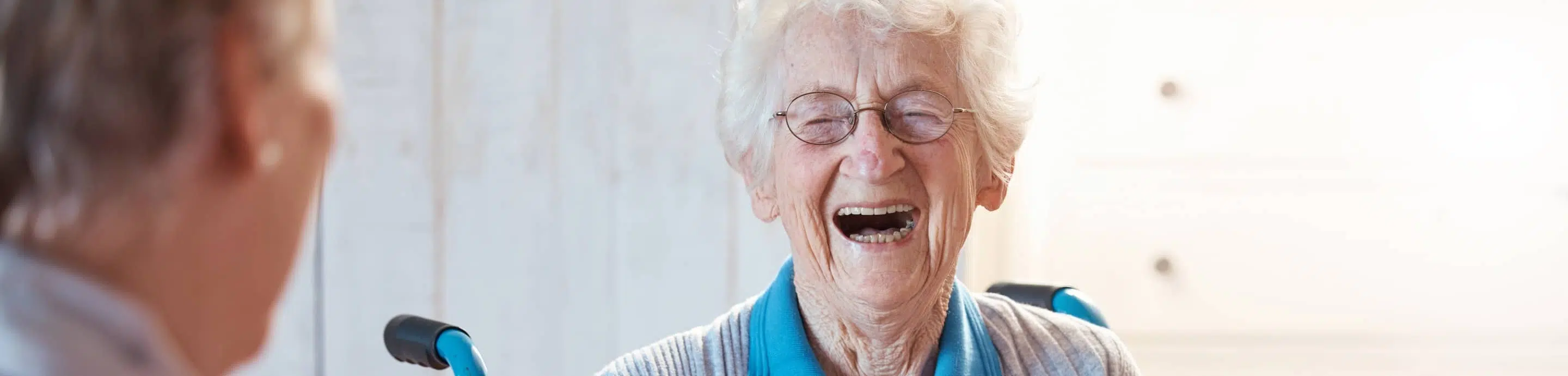 Quelles différences entre une résidence séniors et un EHPAD ? | Clinalliance | Ehpad