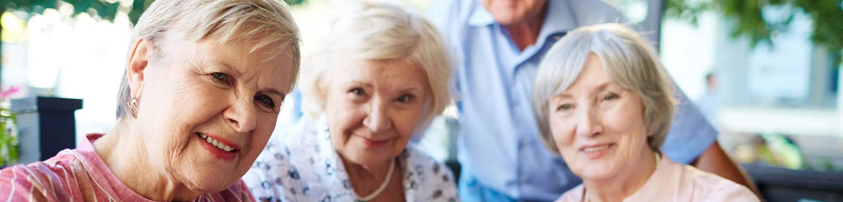 Les avantages d’une vie sociale active en résidence séniors | Clinalliance | Résidences seniors