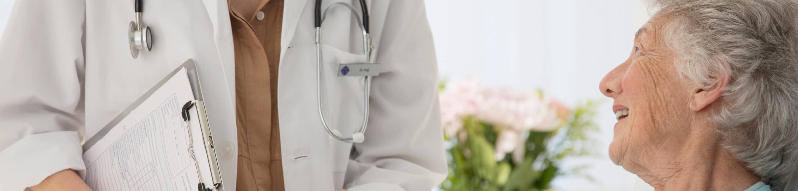 Quels sont les bénéfices d'une hospitalisation de jour gériatrique en clinique SMR ? | Clinalliance | SMR