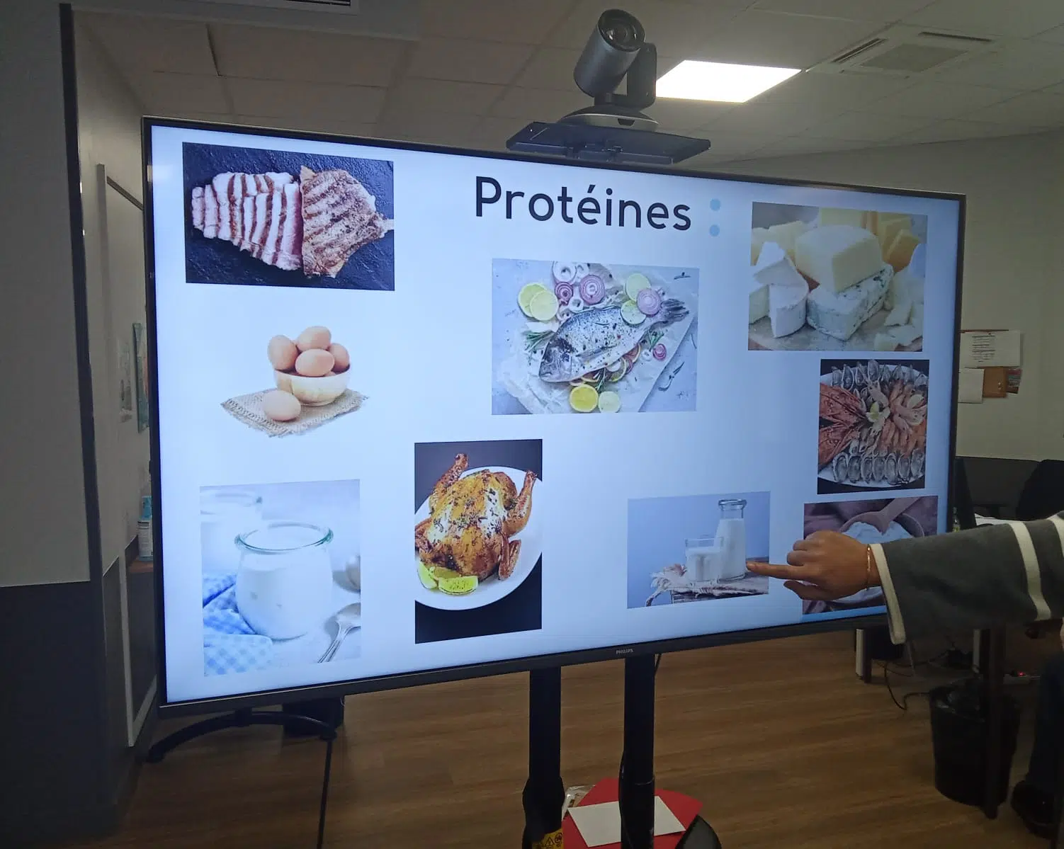 Écran affichant diverses sources de protéines | Clinalliance Paris